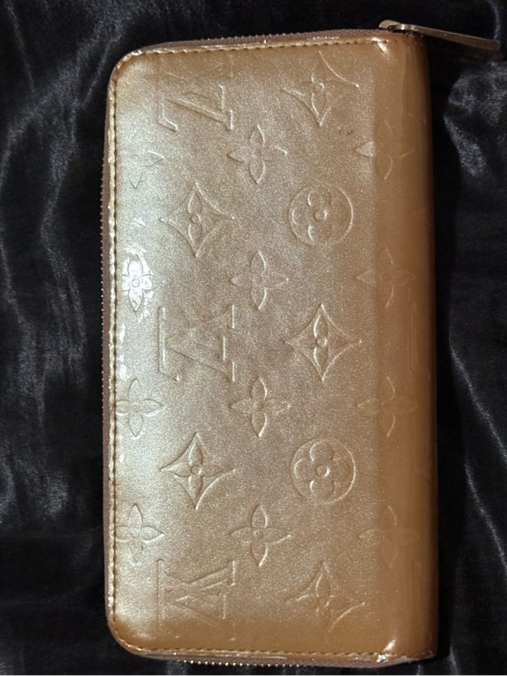 Louis Vuitton Monogram Vernis Zippy Wallet in a bronze/noisette patent leather